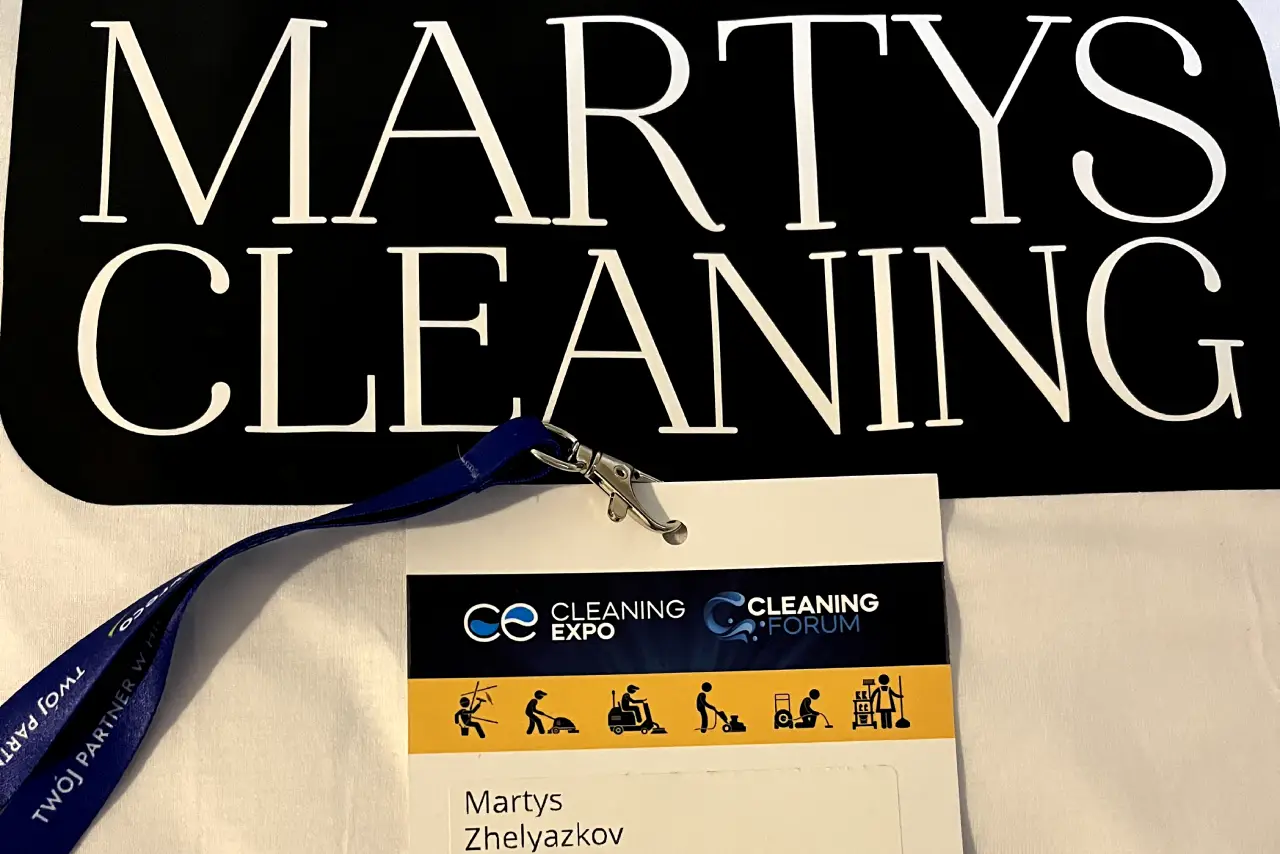 Знак рекламиращ предстоящо събитие, „CLEANING EXPO“, което ще се проведе на 22 и 23 октомври 2024 г.